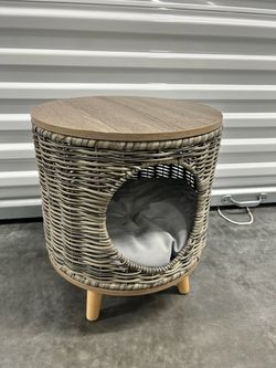 Small cat/ dog house