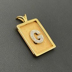 14k yellow solid gold pendant with natural diamonds 5.6 grams