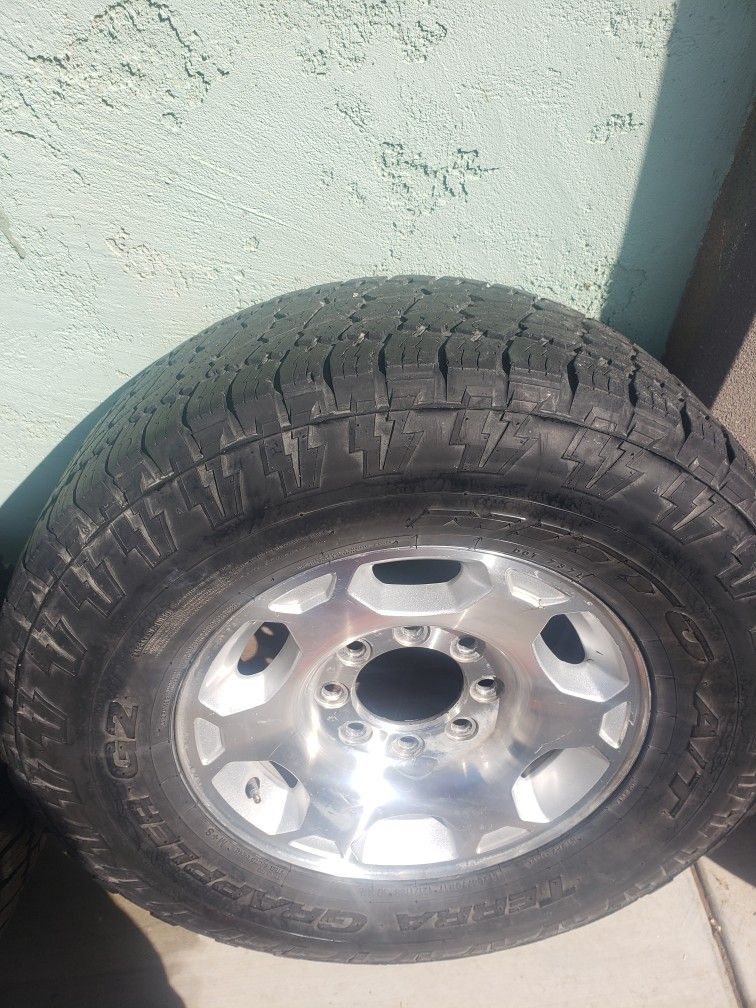 Rines 17 Llantas 285/70/ R17 Para Chevy 8 Birlos Y Gmc