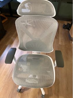 Staples Dexley Ergonomic Mesh Swivel Task Chair