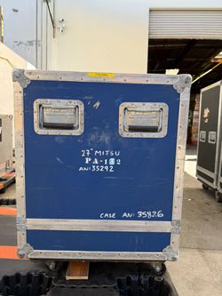 Anvil Heavy Duty Rolling Road / Flight Case 33" x 32" x 25"