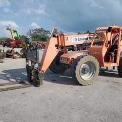 6,000lbs Skytrak Reach Forklift