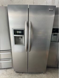 Refrigerator Good condition everything works fine