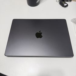 Apple Macbook M3 Pro
