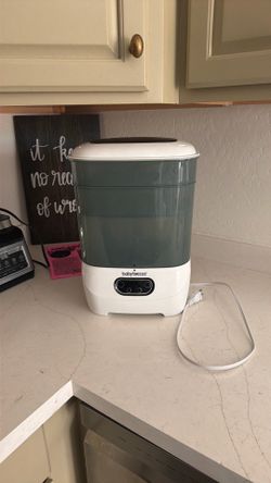 Baby Brezza sterilizer and dryer