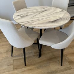 Dining Table & Chairs 