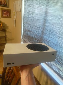 Xbox Series S w cords
