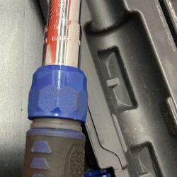 🍗 1 QUINN  1/2 in. Drive Torque Wrench offers precise torque control from ( 50 to 250 ft-lb )... Value $150