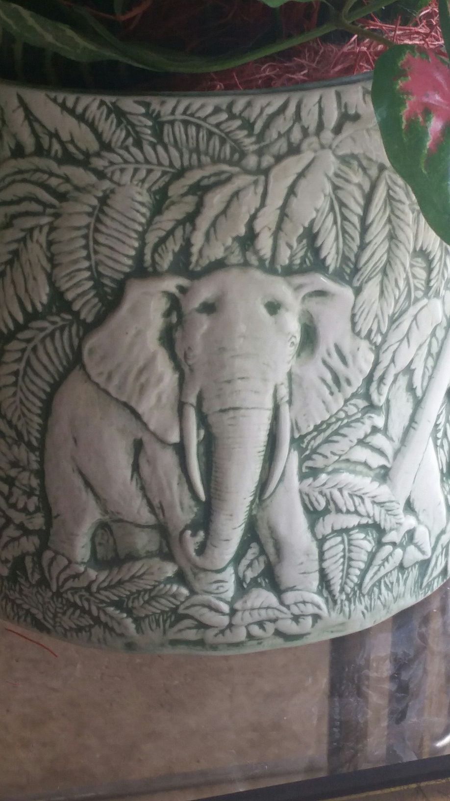 Ceramic elephant design planter