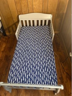 Toddler bed