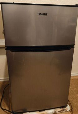 Galenz mini fridge