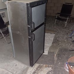 Dometic RM2652 RV Refrigerator. for Sale in Indio CA OfferUp