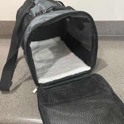 Small size pet carrier