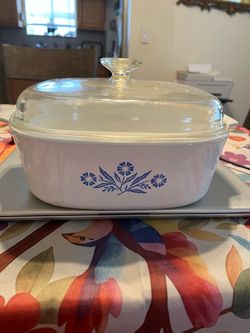 Corning ware, large casserole dish with lid