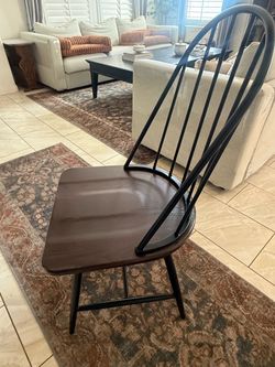 Set of 6 Windsor style chairs
