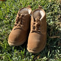 Ugg Neumel Chestnut Kids Size  12