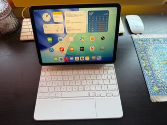 iPad Air M2 and Magic Keyboard