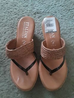 Womans wedge shoes size 8