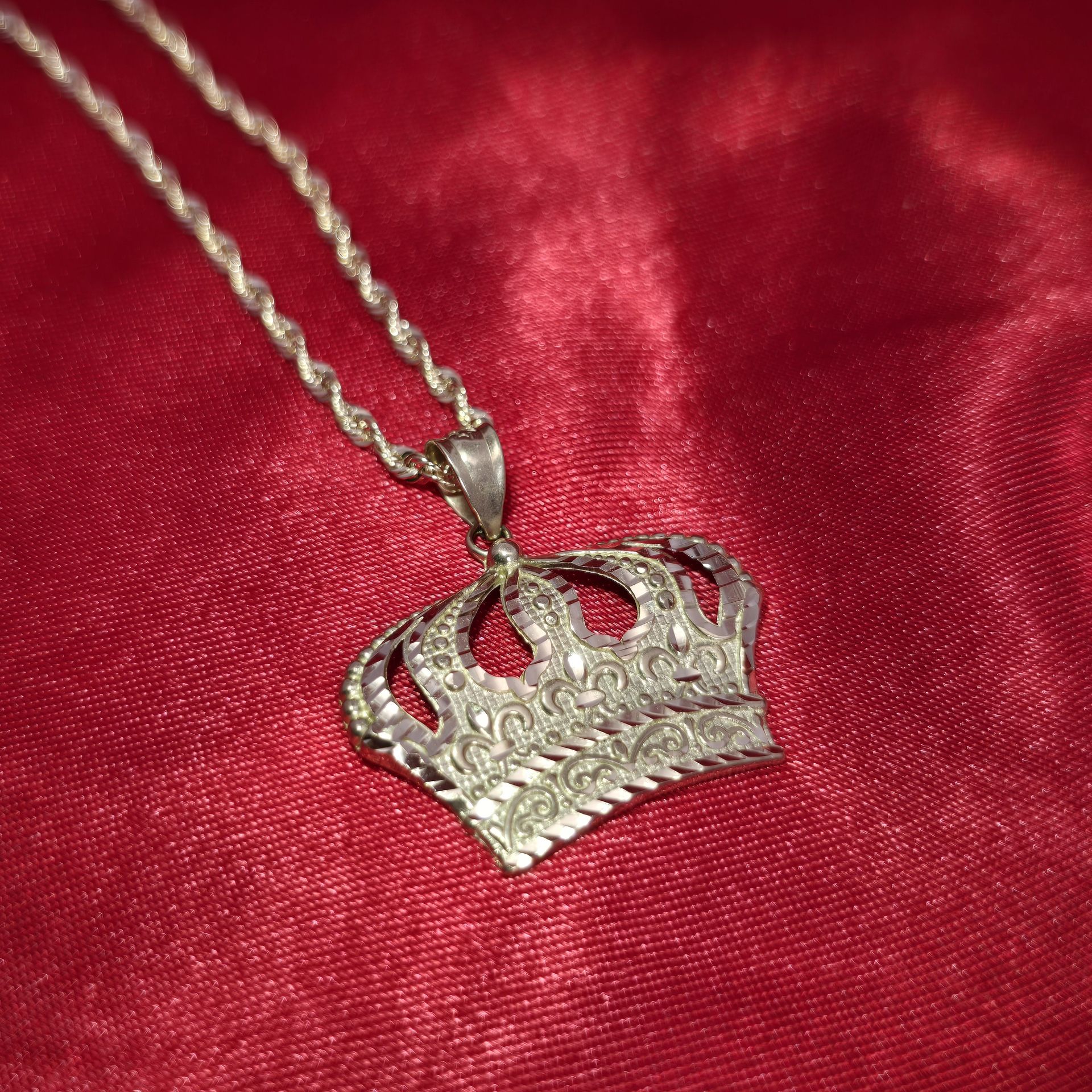 10k Gold Roop Chain & Crown Pendant