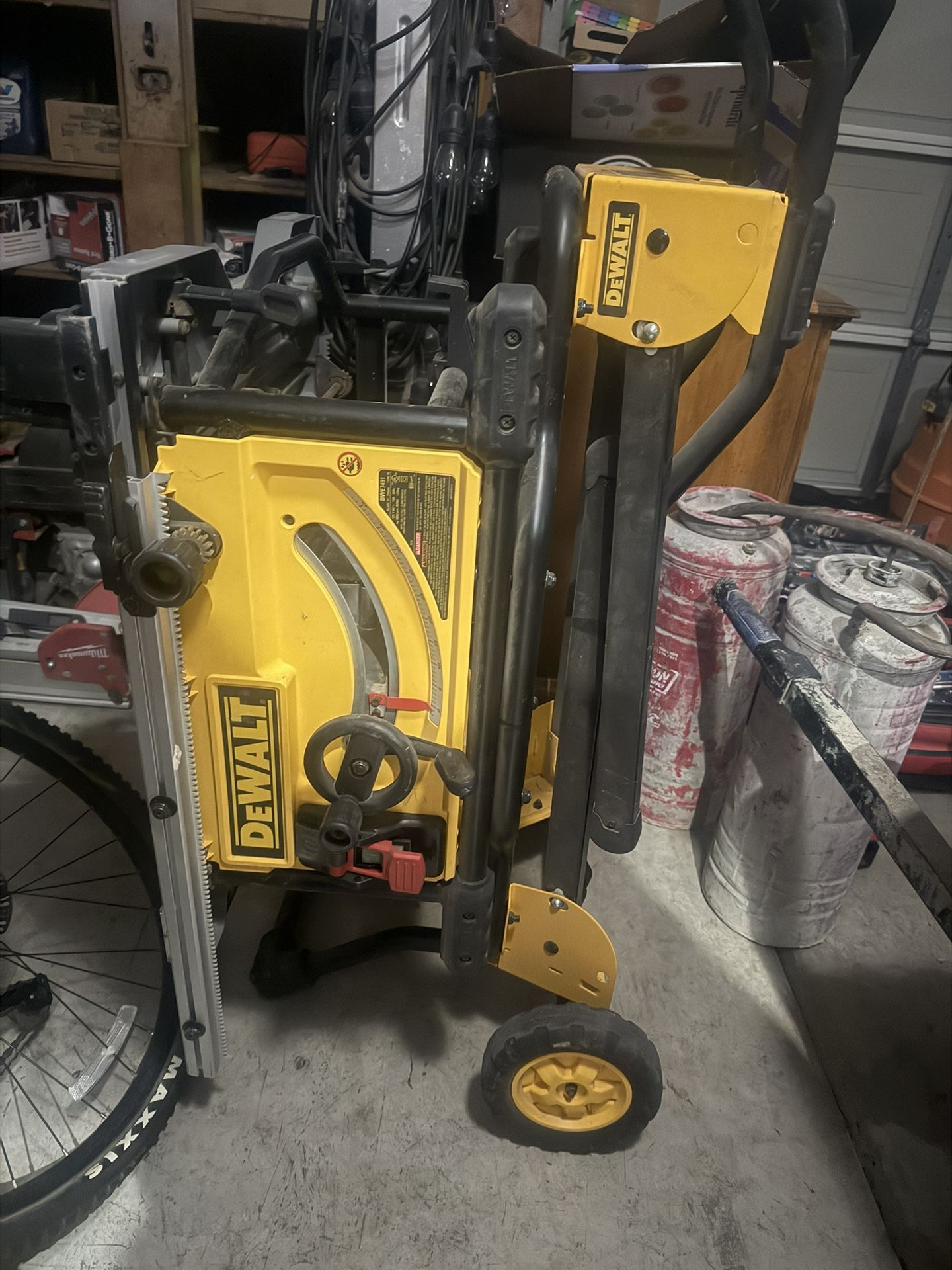 Dealt Table Saw