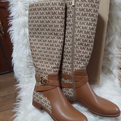 MICHAEL KORS SIZE 6.5