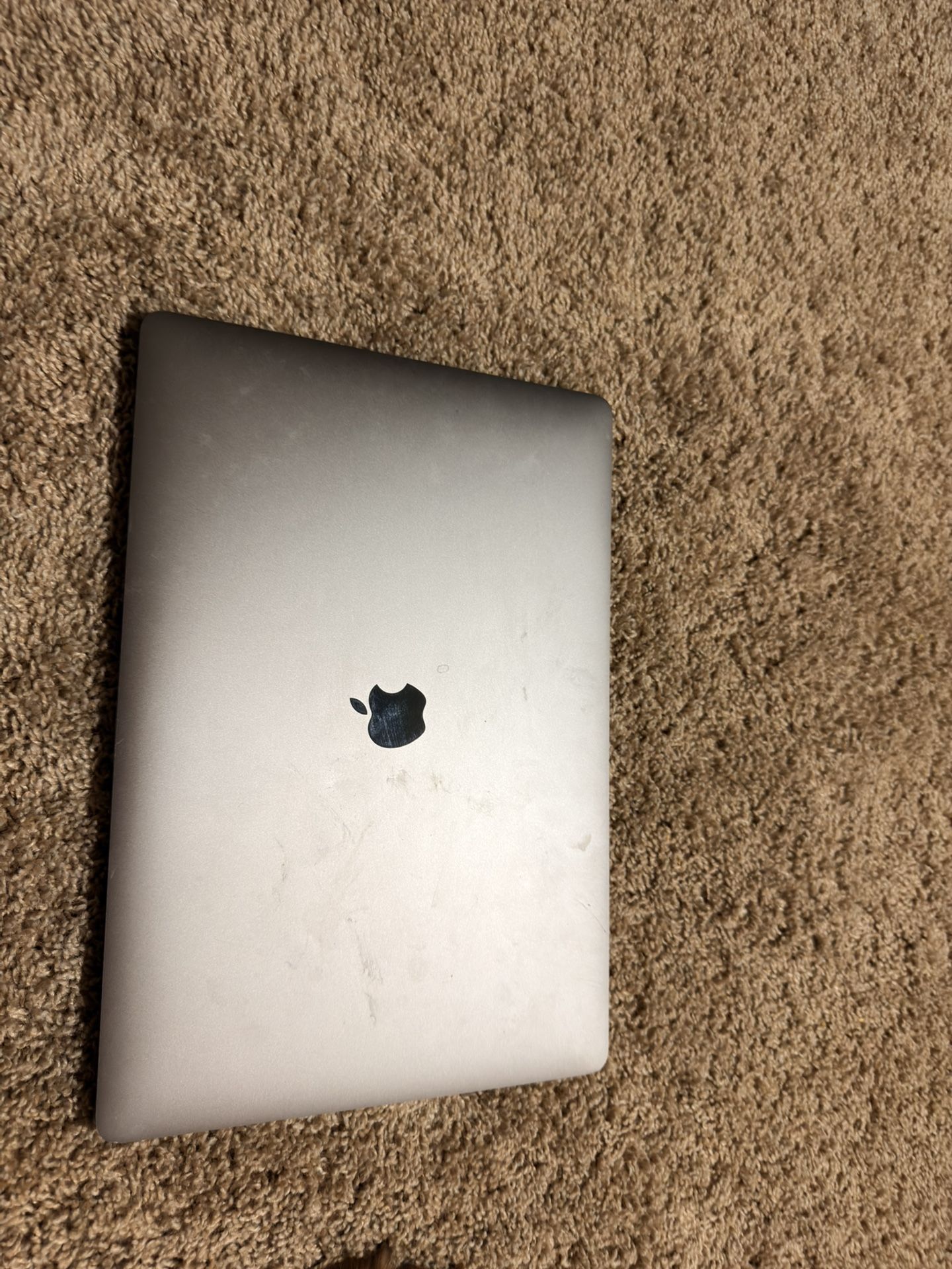 Macbook Pro - 32GB - 1TB - i9 - 8 GB AMD GPU
