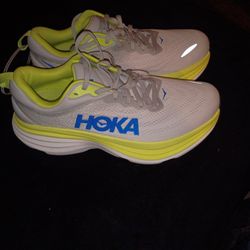 NEW MENS 9.5 HOKA BONDI 8