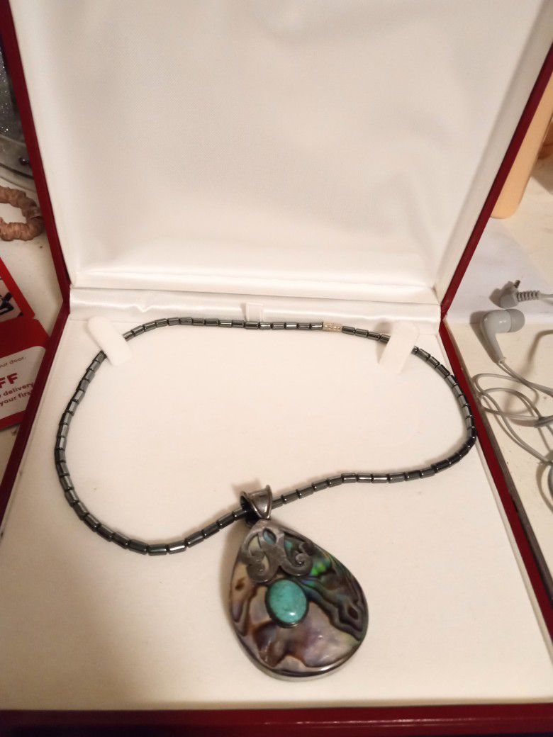 Beautiful Abalone Turquoise Shell Pendant Necklace W/ Precious Hematite Stone Beads