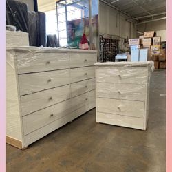 8 drawers dresser and nightstand / Eight drawers dresser and nightstand