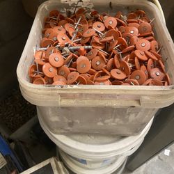 Caja De Clavos Para Roofing Está Completa $20