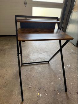 Foldable desk