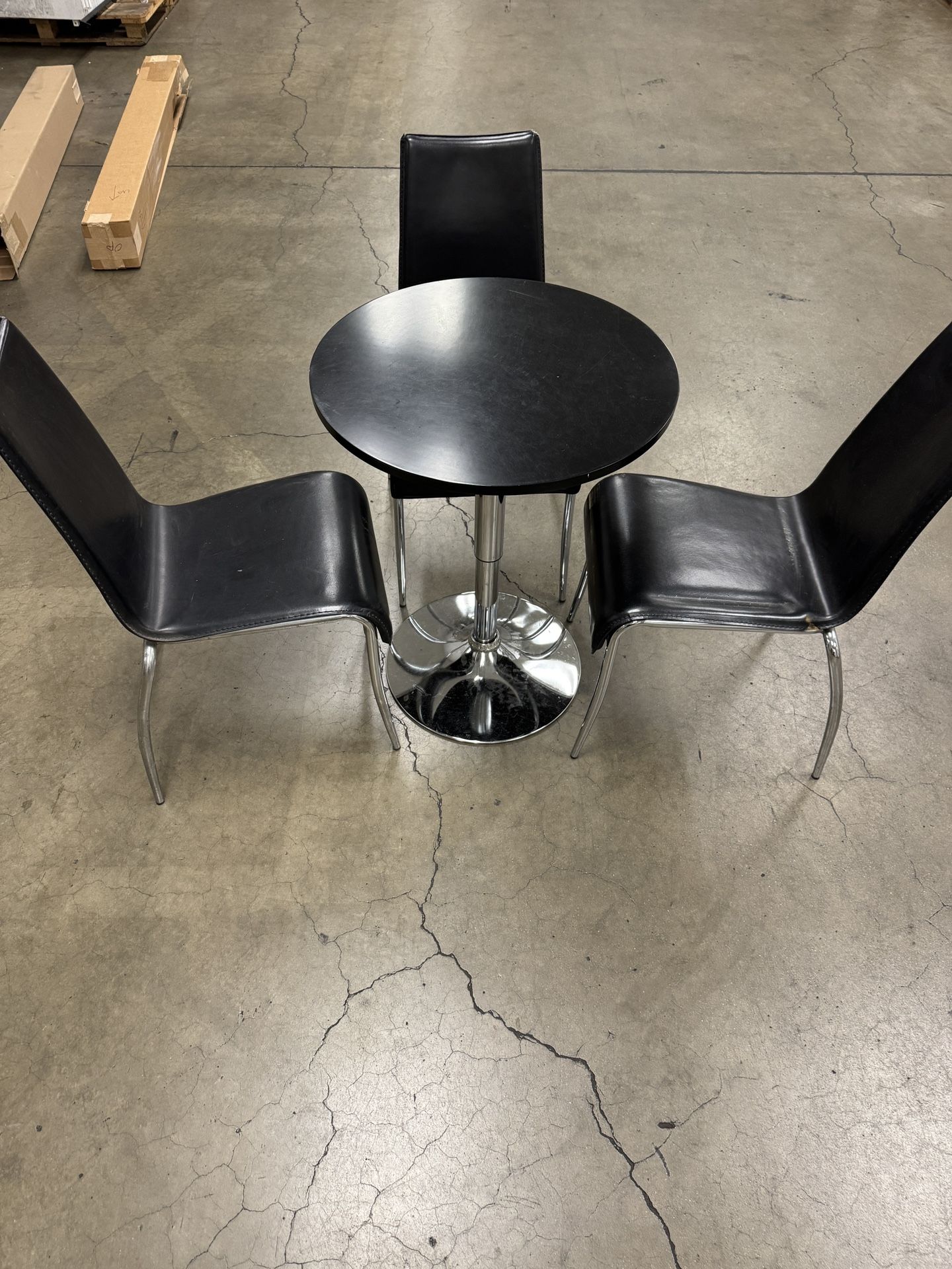 Bar Table With 3 Chairs