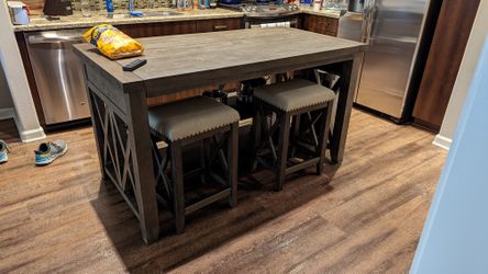 Jaxon Kitchen Island (Grey)