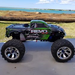 TRAXXAS REVO NITRO 3.3