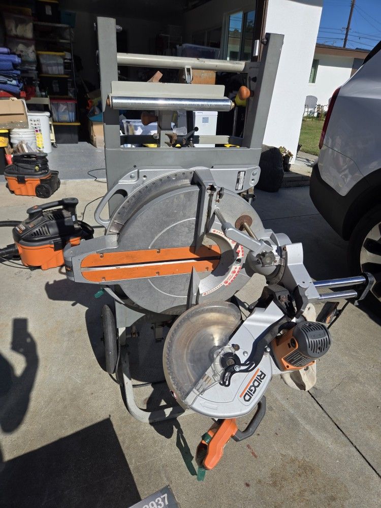 RIDGID Table Saw with Stand
