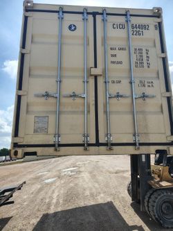WIND & WATERTIGHT 20’ & 40’ SHIPPING CONTAINERS!