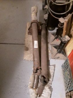 2000 Dodge long bed drive shaft like new take off