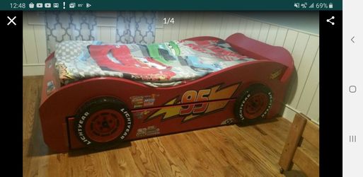McQueen bed