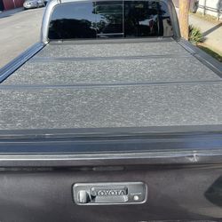 Truck Bed Cover 