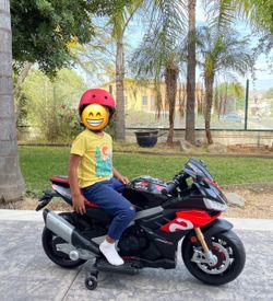 24V Kids Motorcycle, Electric motorcycle  With start up key, music , reverse drive