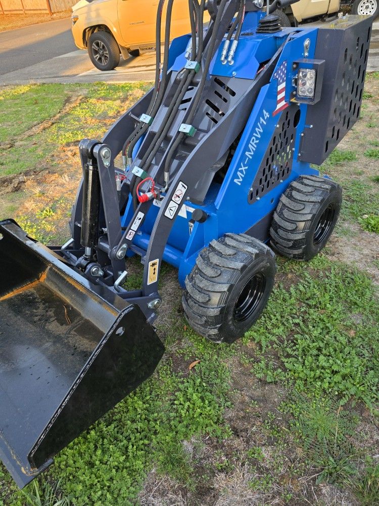 Brand New AGT Mx-mrw14 Mini Skid Steer Stand On Compact Wheel Loader 13.5 HP Briggs