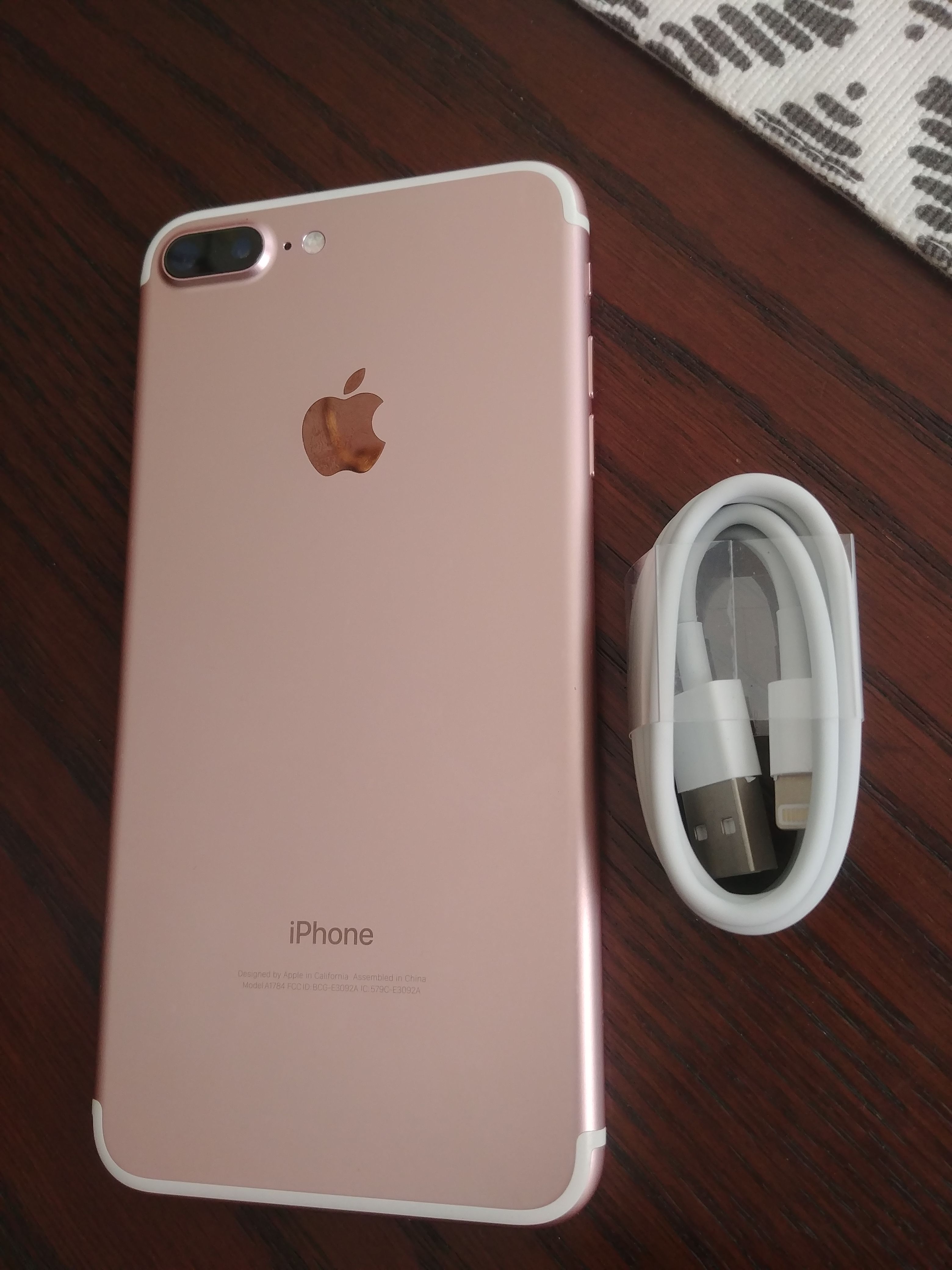 Rose gold tmobile/Metro pcs apple iPhone 7 PLUS 32gb waterproof