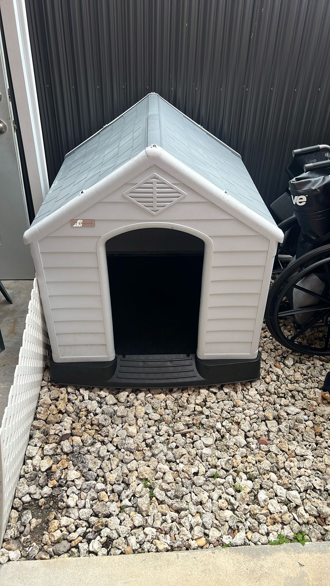Big Dog House.