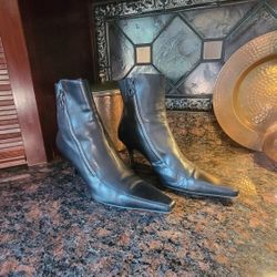 Donald Pliner Double Zip Bootie, Light Wear, Size 11