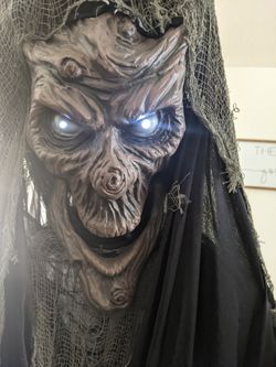 Halloween Animated Haunted Tree