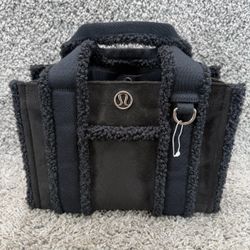 lululemon Boxy Mini Tote Bag 4.5L Black Faux Shearling Trim Handbag Purse New