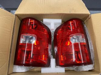 07-13 Chevrolet Silverado stock tail lights