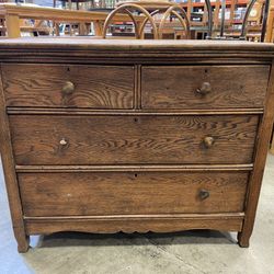 Antique 4 Drawer Dresser (Missing 2 Knobs)