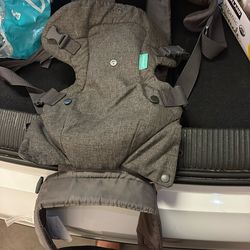 Good Condition Front Infantino Holder