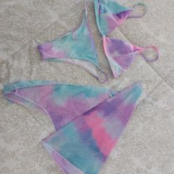 New 3 Piece Bathing Suit W/ Cover Up. Size M. SEE PHOTOS.  CASH PICKUP ONLY 